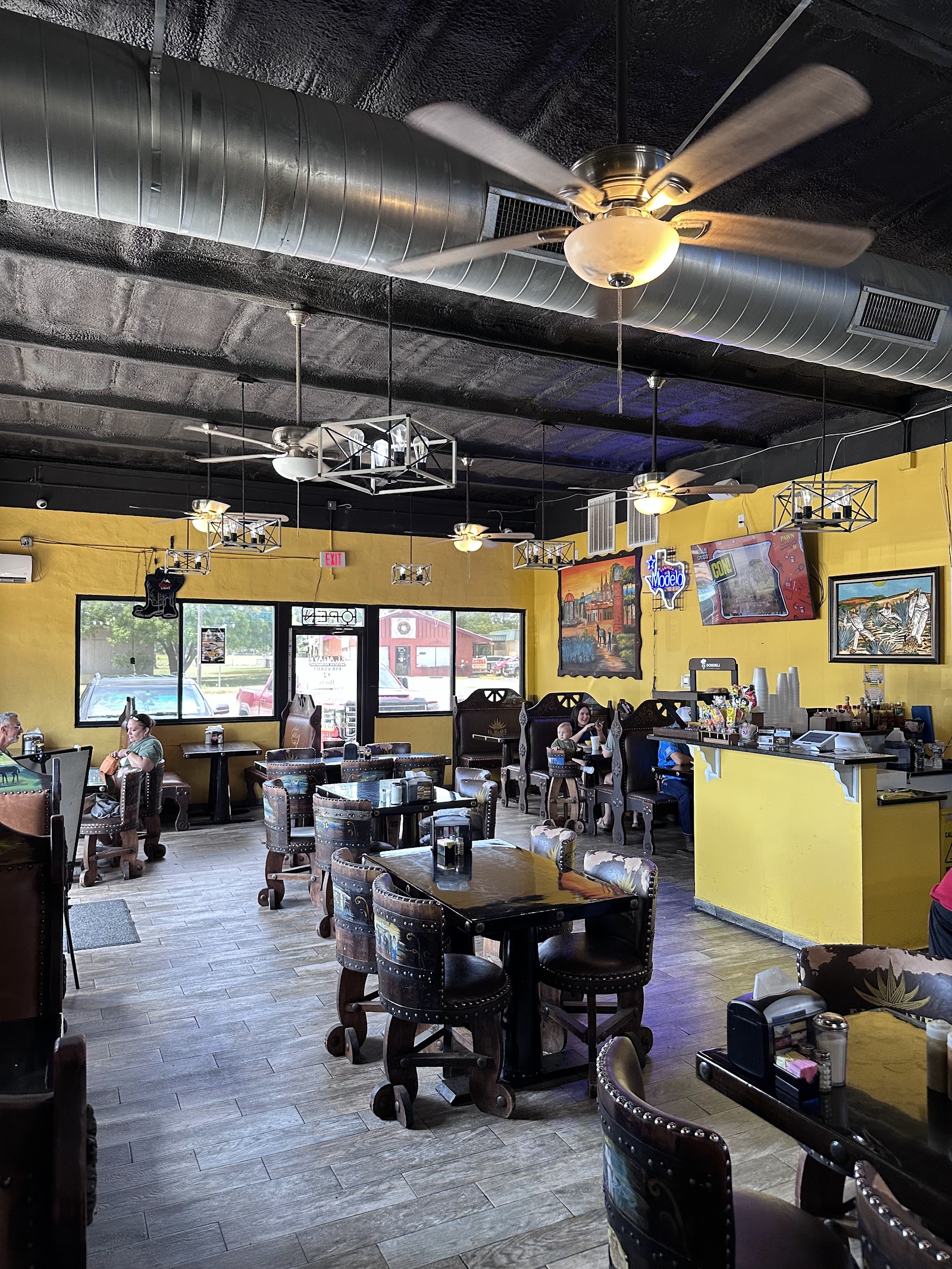 El Agave dining area